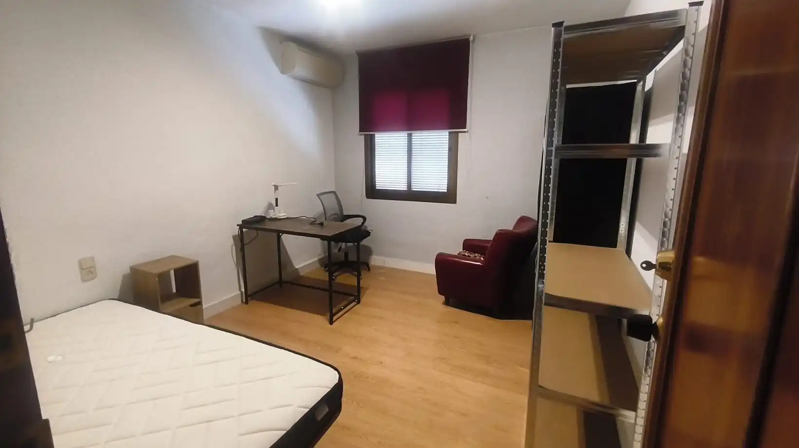 Habitación de Piso de alquiler en Toledo con Aire acondicionado, Calefacción y Amueblado