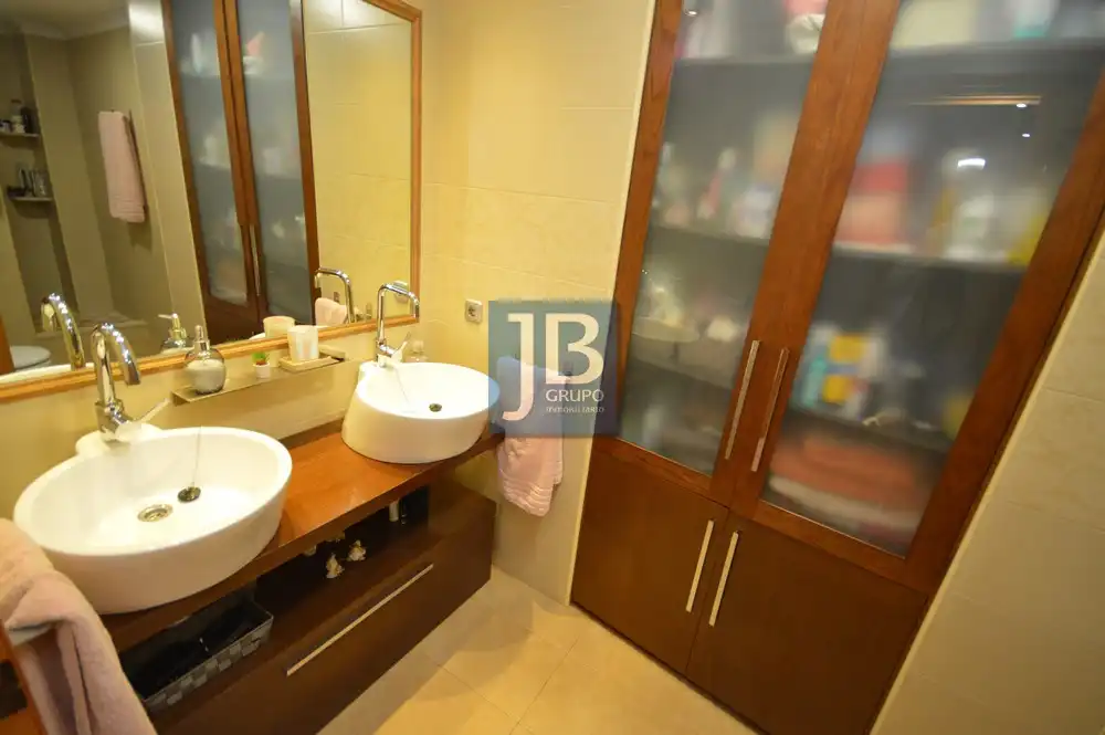 Baño de Piso en venta en La Llosa de Ranes con Aire acondicionado, Horno y Balcón