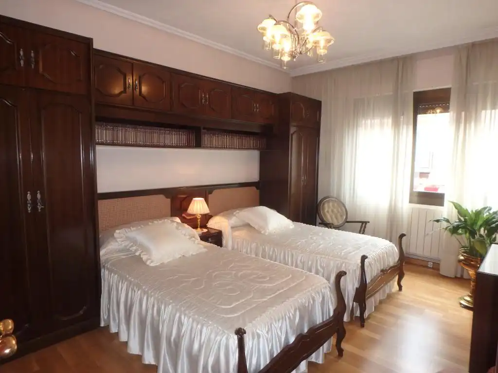 Schlafzimmer von Wohnung zum Verkauf in  Pamplona / Iruña mit Heizung und Terrasse