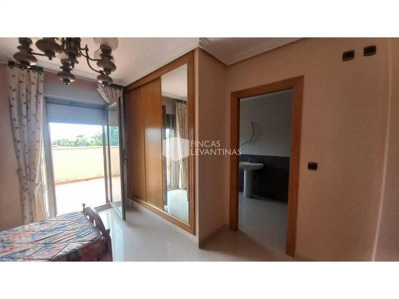 Dormitori de Casa o xalet en venda en San Vicente del Raspeig / Sant Vicent del Raspeig amb Aire condicionat, Jardí privat i Terrassa