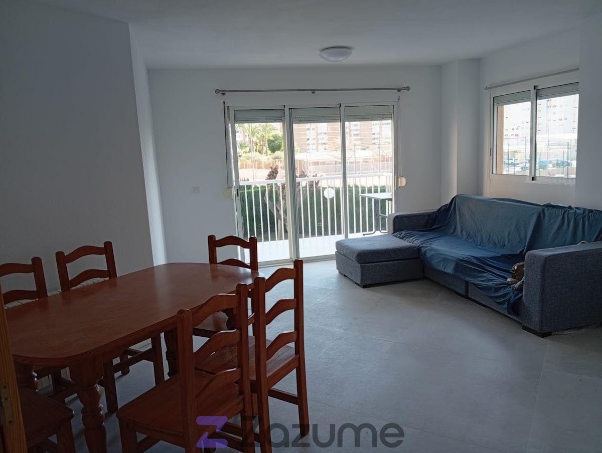 Habitación de Piso de alquiler en El Campello con Calefacción, Terraza y Piscina