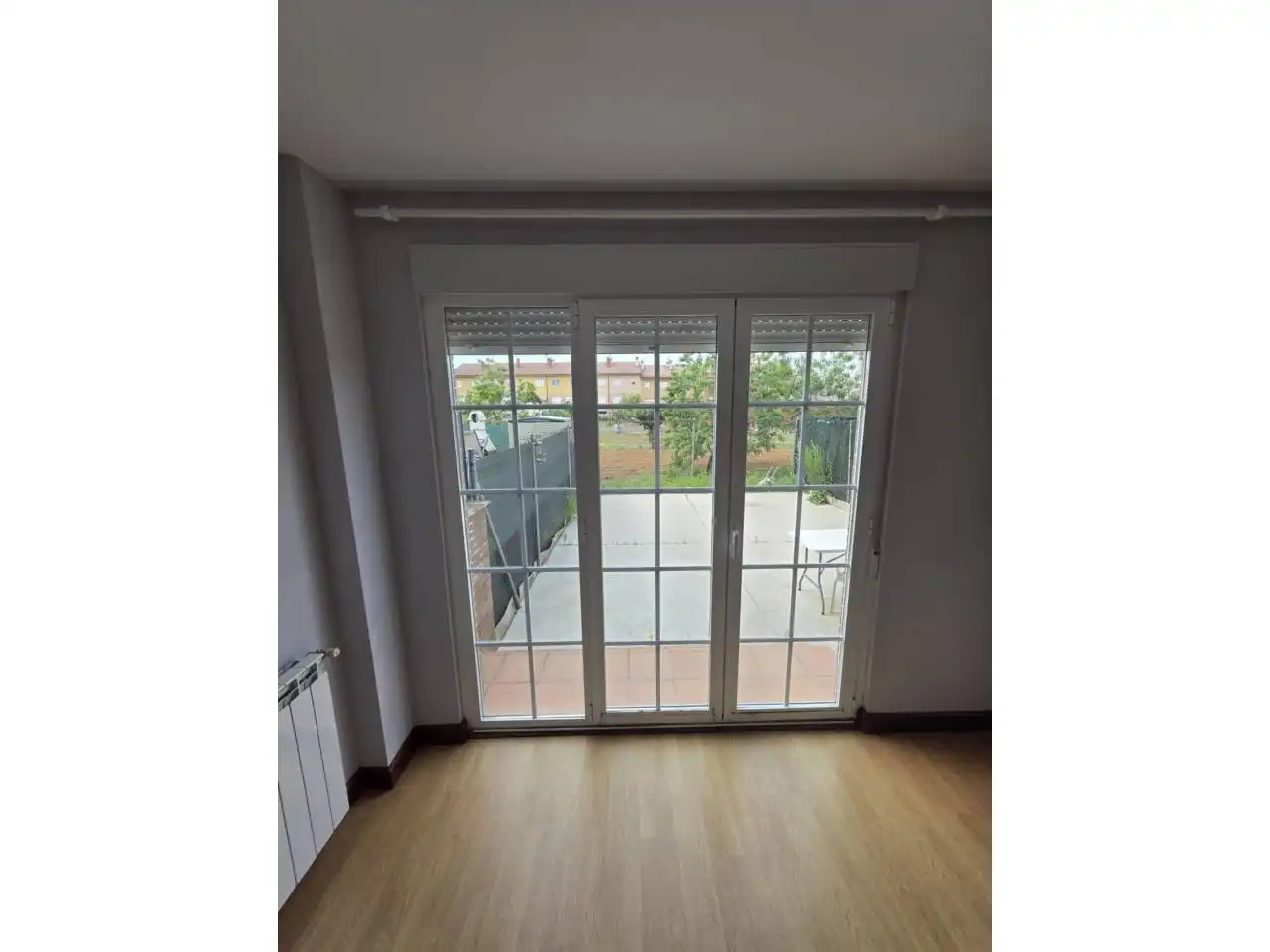 Jardí de Casa adosada en venda en Chozas de Abajo amb Calefacció, Jardí privat i Parquet