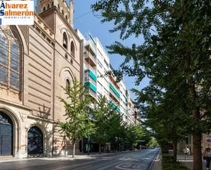 Vista exterior de Pis en venda en  Granada Capital amb Aire condicionat i Terrassa