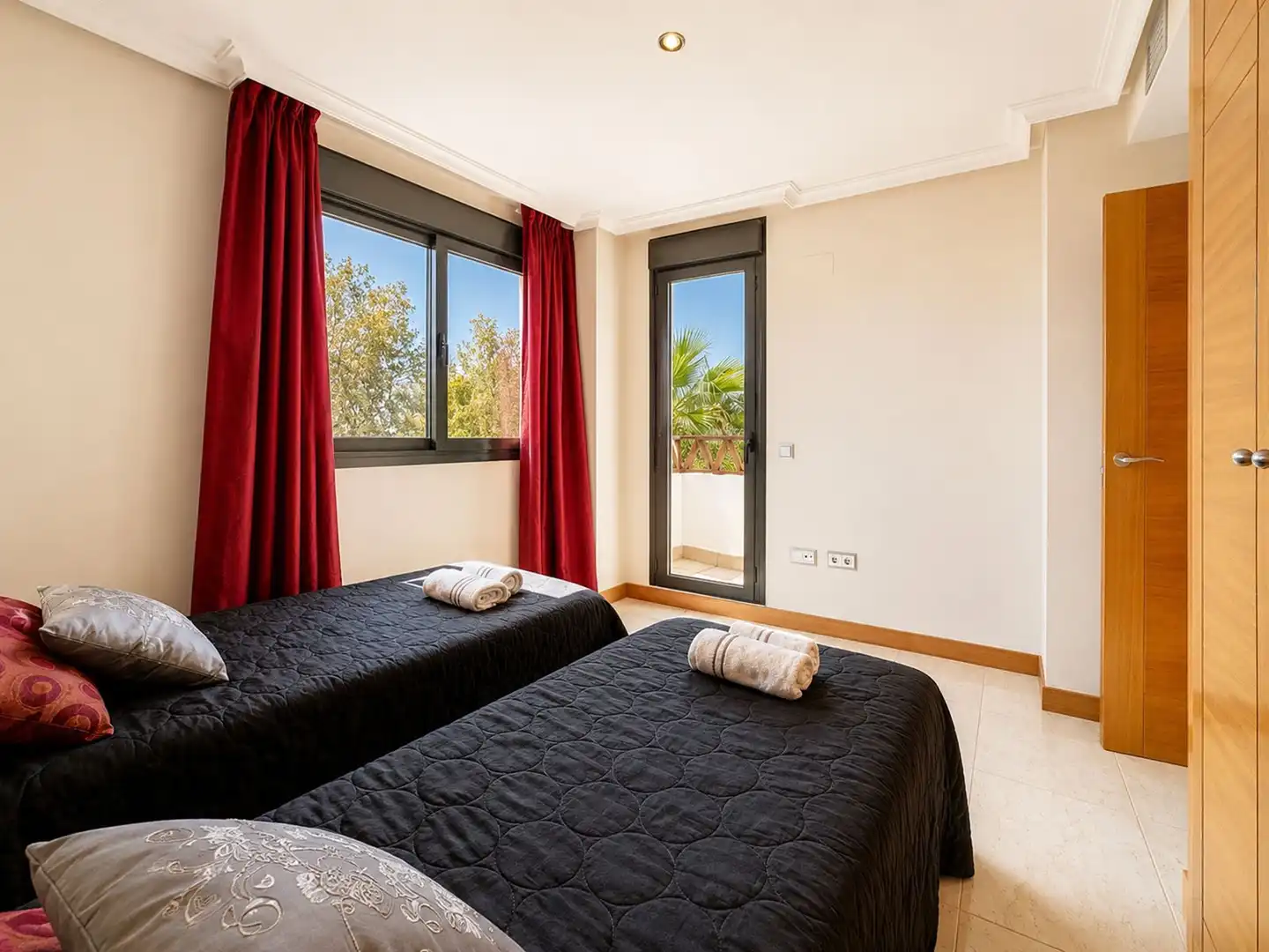 Bedroom of Apartments for sale in Estepona  with Air Conditioner, Terrace and Furnished