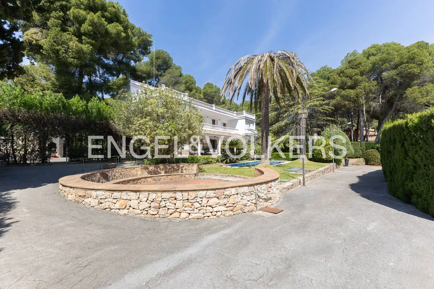 Vista exterior de Casa o xalet en venda en Náquera amb Calefacció, Jardí privat i Terrassa