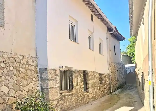 Exterior view of Houses for sale in Valle de Oca, Burgos