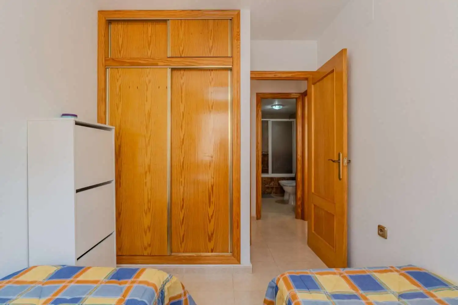 Dormitori de Apartament en venda en Torrevieja amb Aire condicionat, Terrassa i Traster