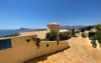 Vista exterior de Casa o xalet en venda en Altea amb Aire condicionat i Piscina