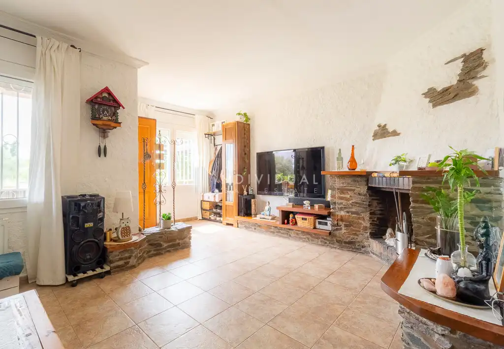 Sala d'estar de Casa o xalet en venda en Santa Eulàlia de Ronçana amb Aire condicionat, Calefacció i Jardí privat