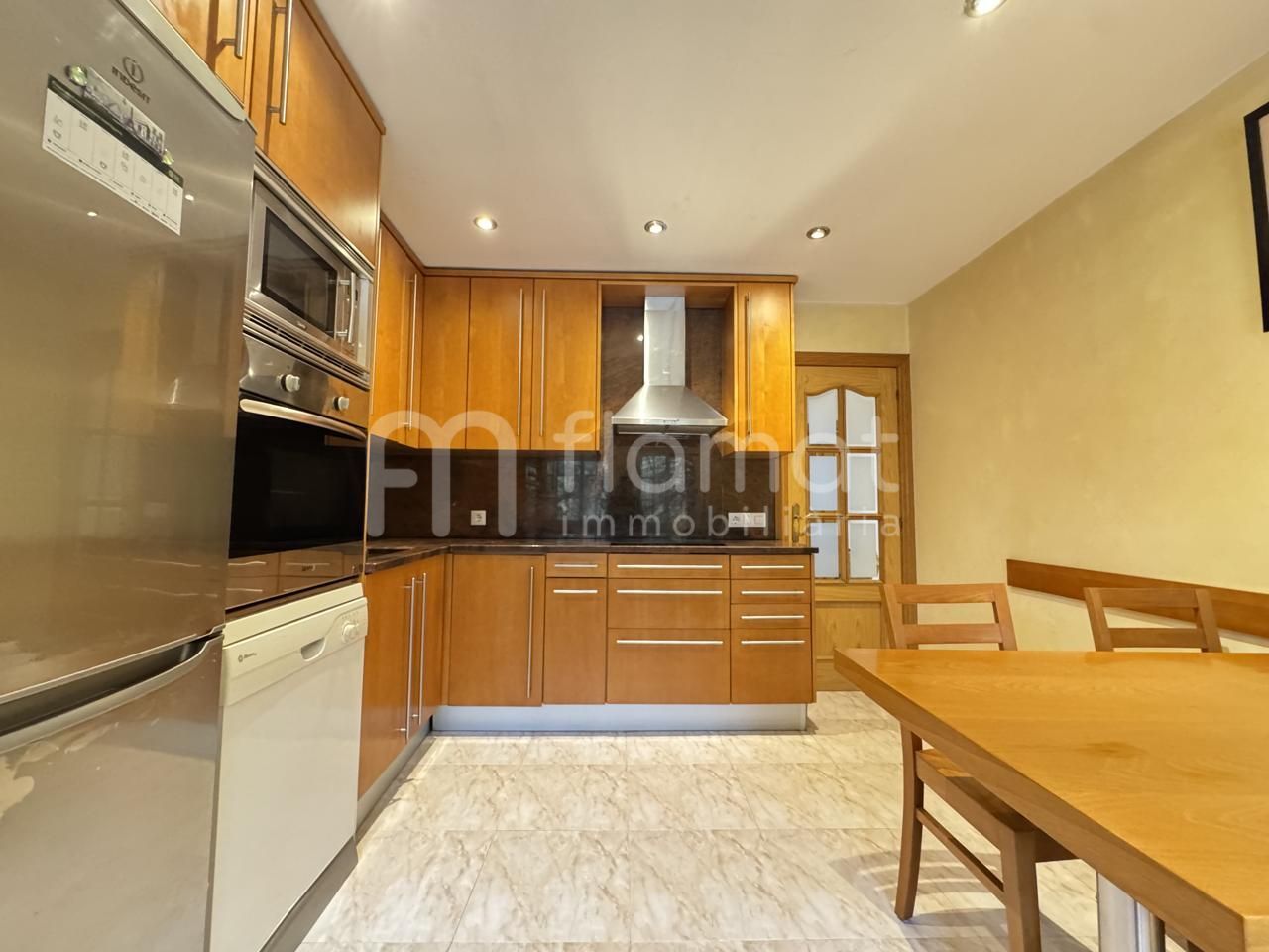 Cuina de Pis en venda en Girona Capital amb Terrassa