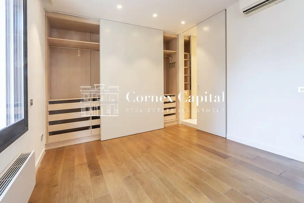 Habitación de Casa adosada en venta en Barcelona con Aire acondicionado, Calefacción y Jardín privado