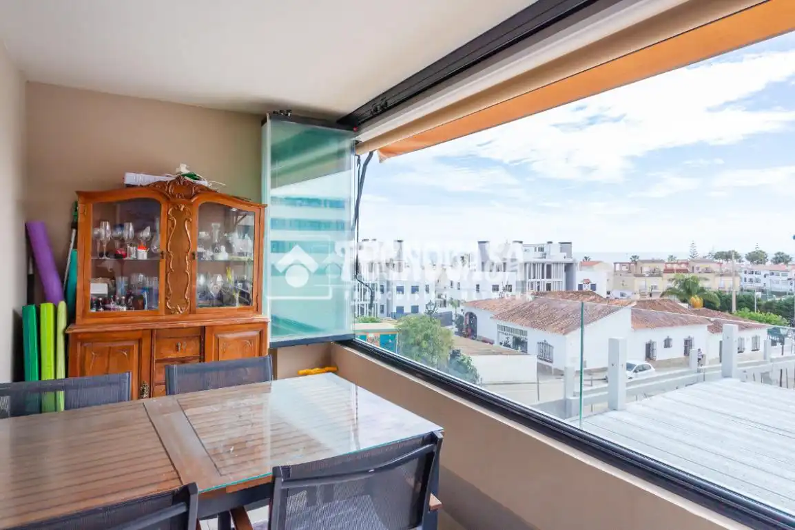 Vista exterior de Pis en venda en Vélez-Málaga amb Aire condicionat, Terrassa i Piscina comunitària