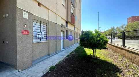 Foto 2 von Erdgeschoss zum Verkauf in Del Deporte, Colores - Entreparques, Sevilla Capital