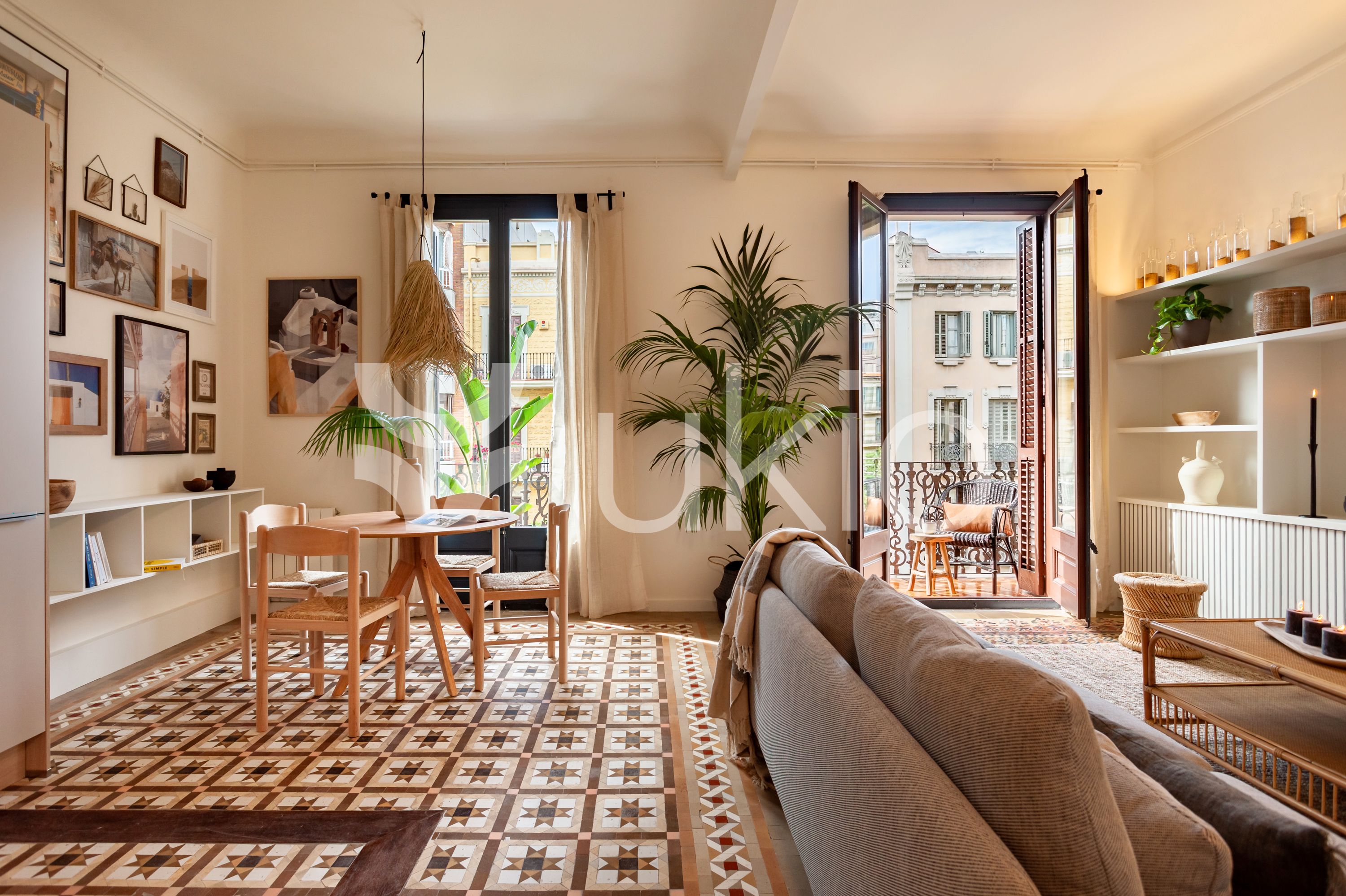 Sala de estar de Apartamento de alquiler en  Barcelona Capital con Aire acondicionado, Calefacción y Amueblado