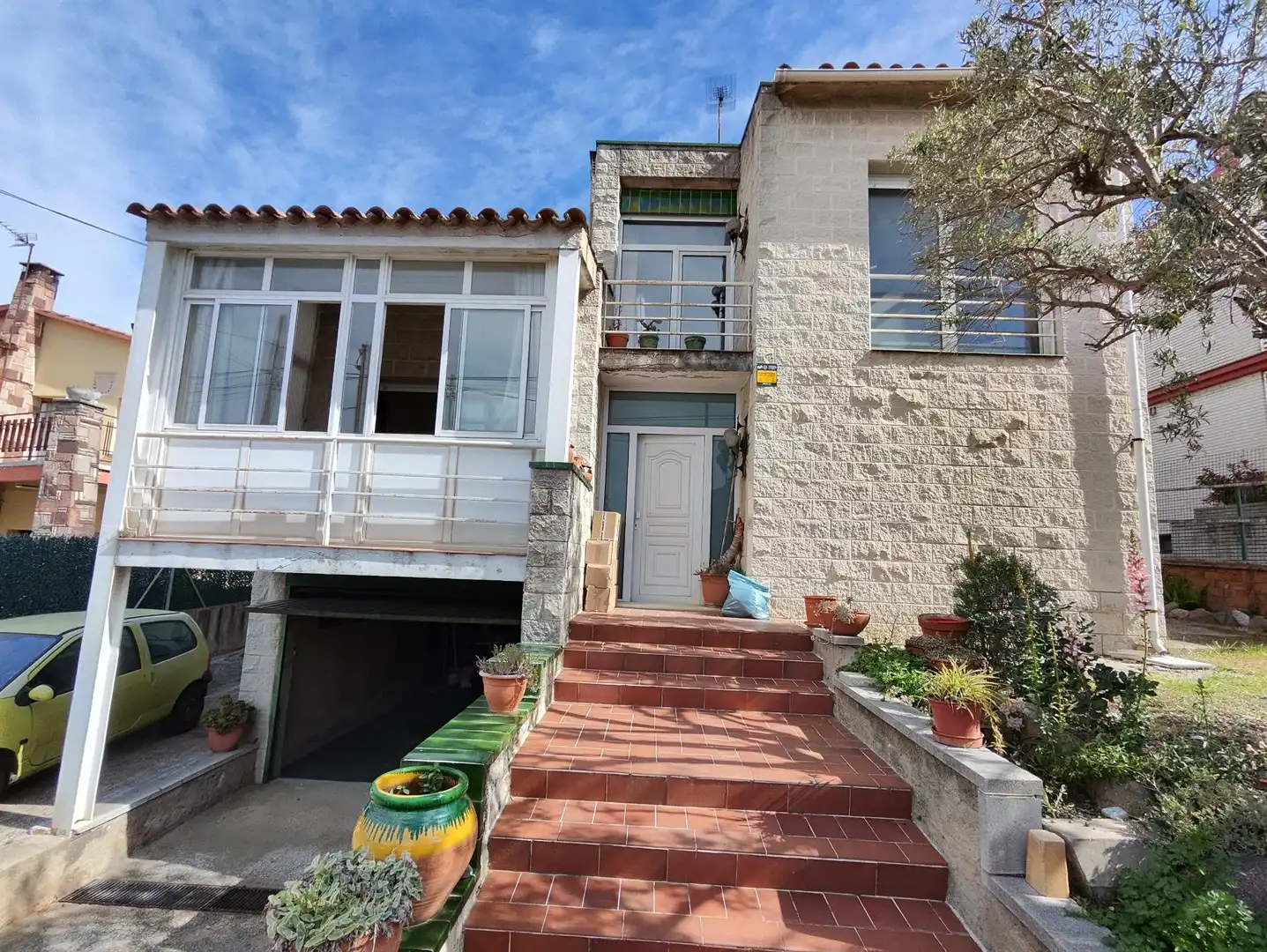 Vista exterior de Casa o xalet en venda en Montmeló amb Calefacció, Terrassa i Balcó