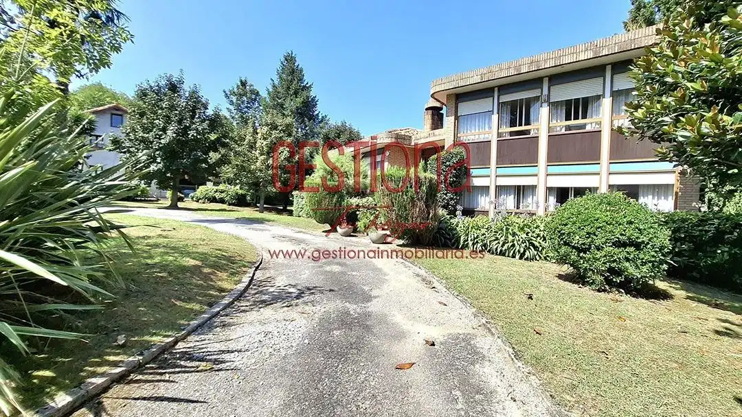 Vista exterior de Casa o chalet en venta en Medio Cudeyo con Jardín privado