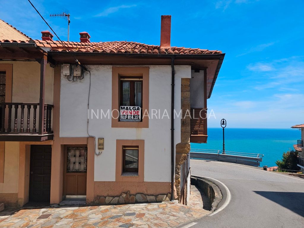 Vista exterior de Casa o xalet en venda en Colunga amb Traster i Balcó
