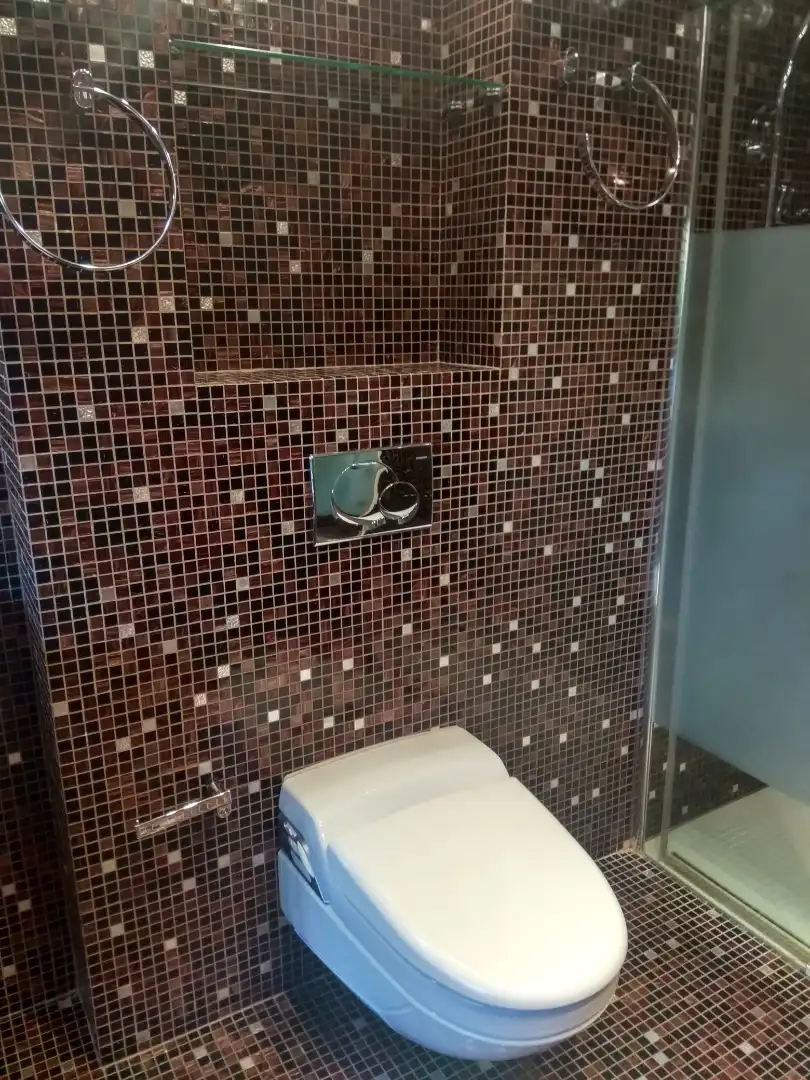 Bathroom of Houses for sale in Zaragoza  with Air Conditioner, Private garden and Parquet flooring
