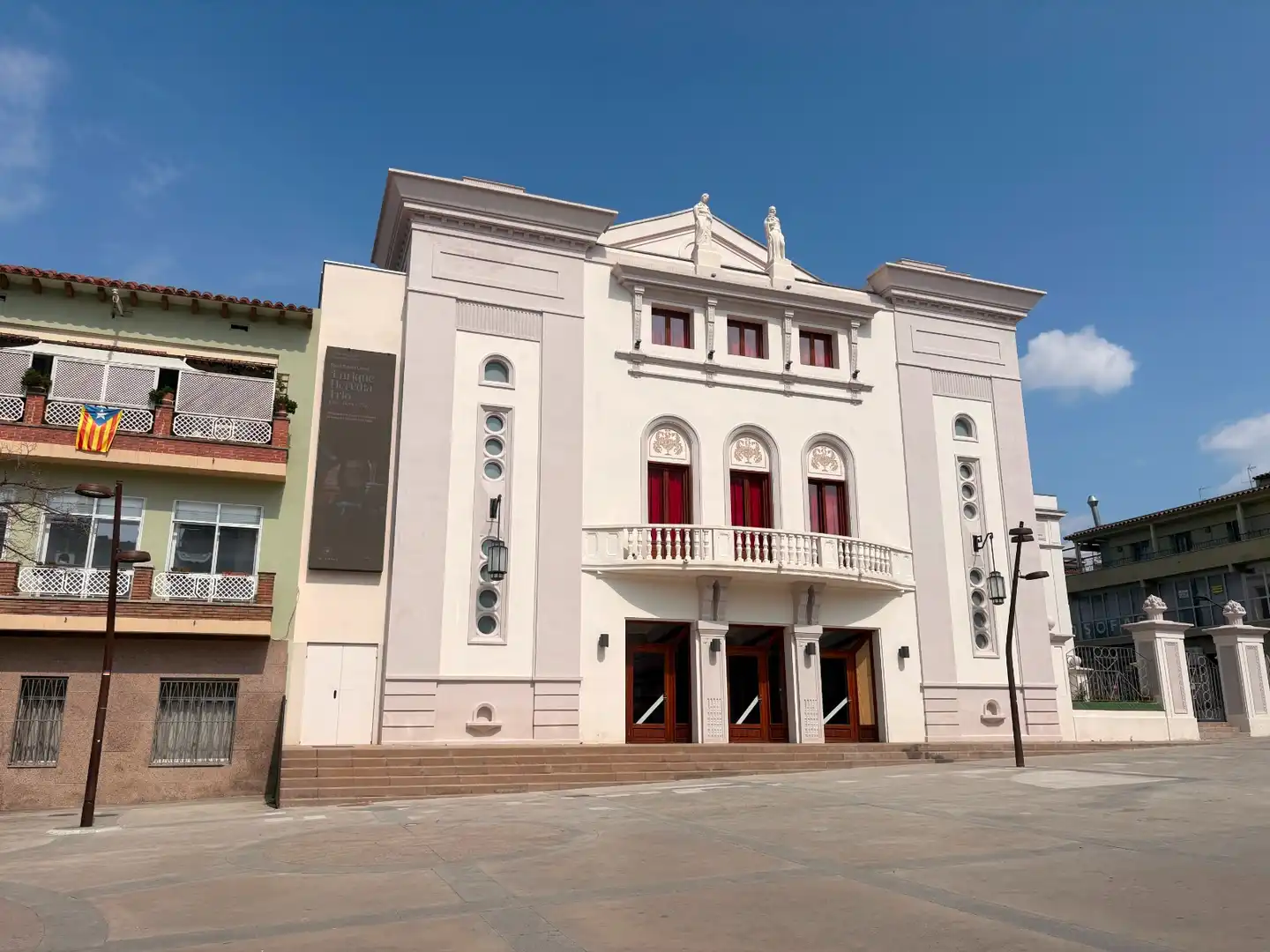 Exterior view of Commercial properties for transfer in Rubí  with Air Conditioner, Terrace and Furnished