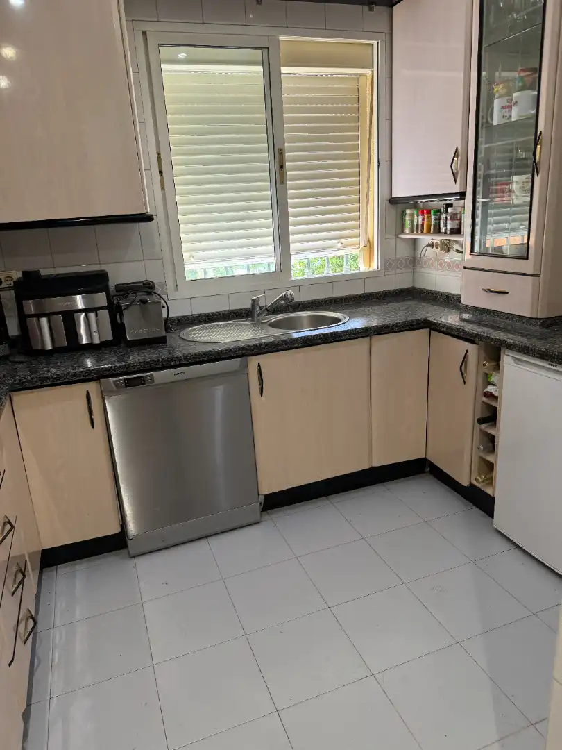Kitchen of Flat for sale in Sevilla  with Air Conditioner, Heating and Terrace