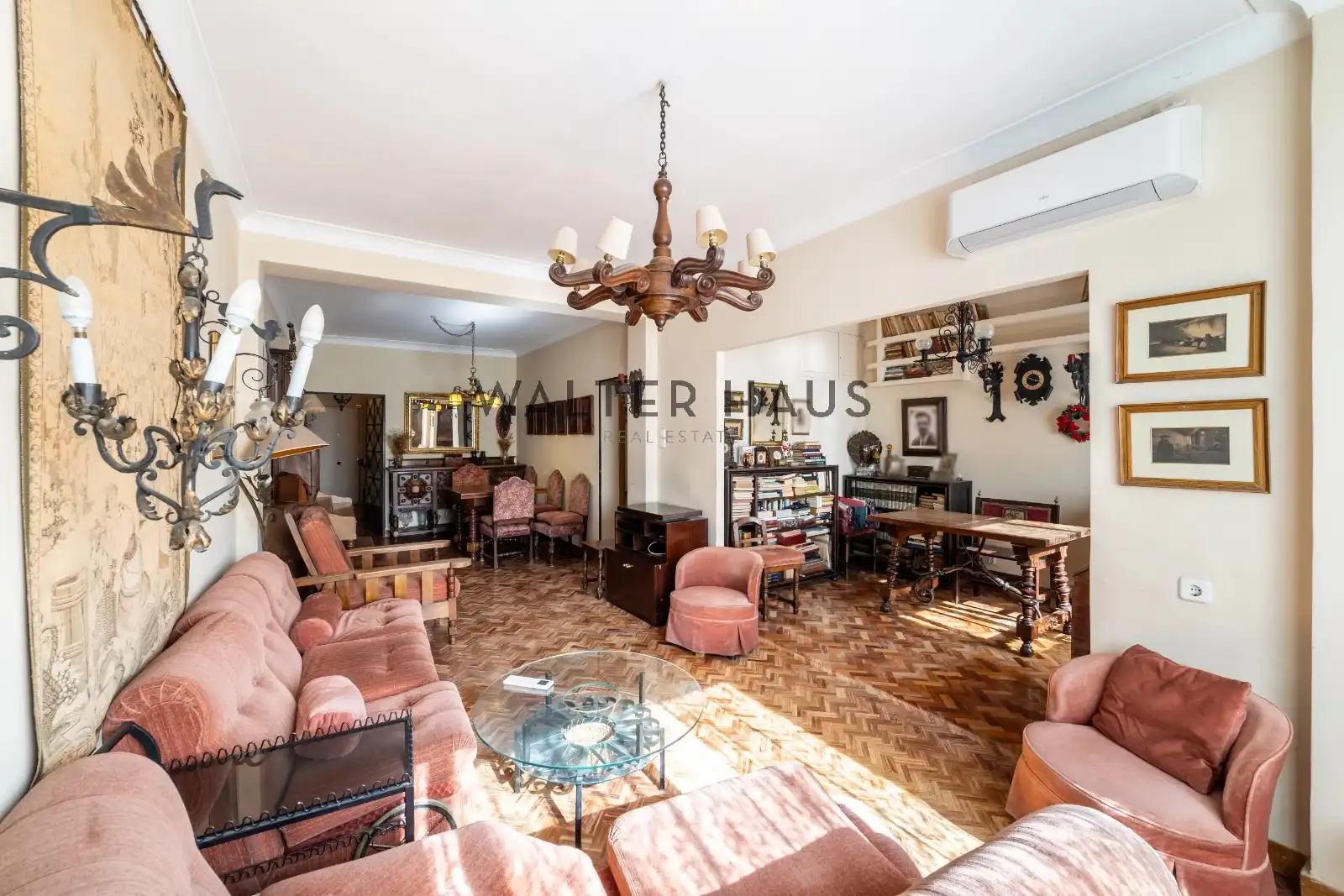 Living room of Flat for sale in Madrid  with Air Conditioner and Heating
