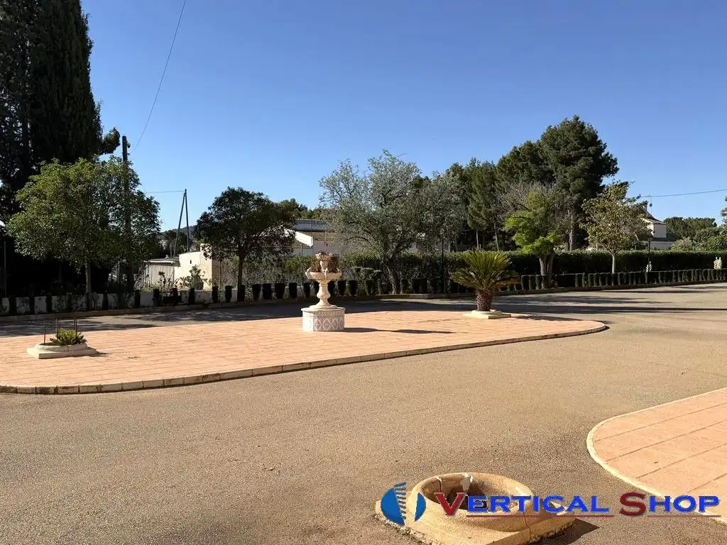 Vista exterior de Casa o xalet en venda en Yecla amb Aire condicionat i Calefacció