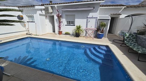 Foto 2 de Casa adosada en venda a Puigmal - Mas Nou, Empuriabrava