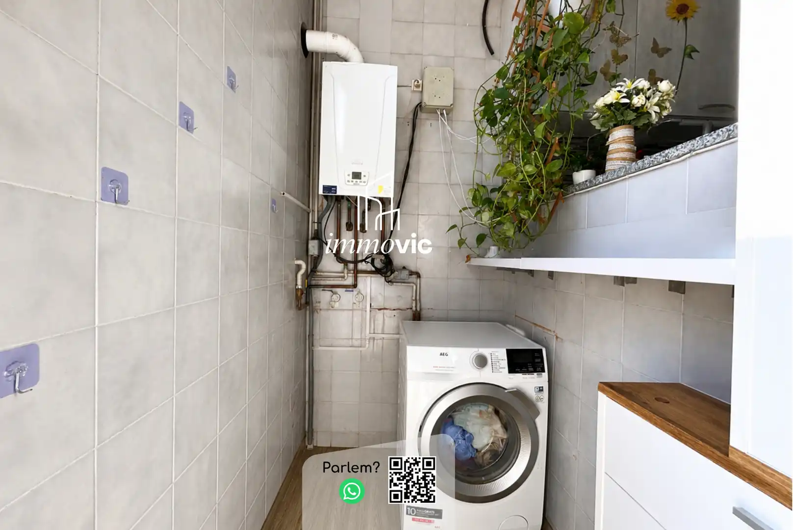 Bathroom of Detached homes for sale in Olot  with Heating, Private garden and Parquet flooring
