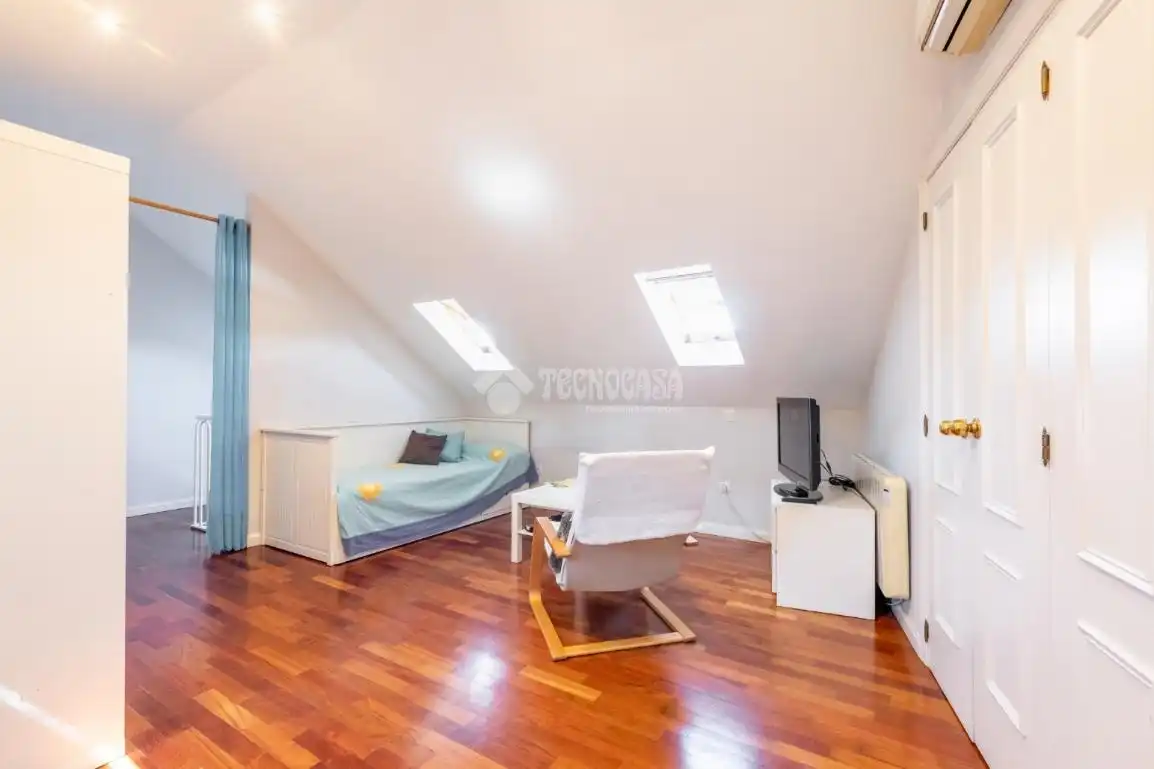 Habitación de Piso en venta en Torrelodones con Aire acondicionado