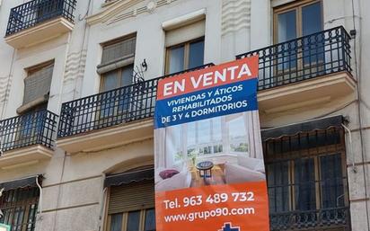 Exterior view of Flat for sale in  Valencia Capital  with Air Conditioner, Heating and Oven