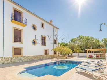 Maison avec piscine à vendre à Iznájar