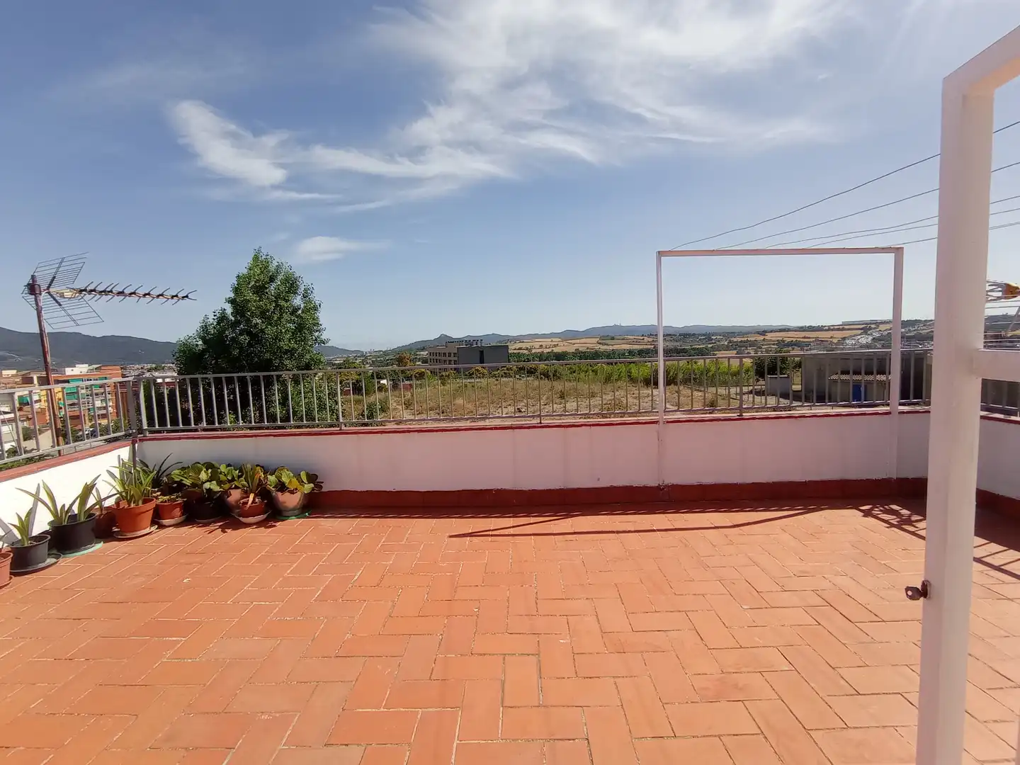 Terrasse von Einfamilien-Reihenhaus zum Verkauf in Santa Perpètua de Mogoda mit Klimaanlage, Heizung und Terrasse