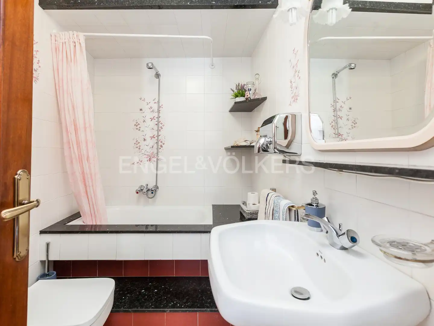 Baño de Casa o chalet en venta en Mataró con Aire acondicionado, Calefacción y Jardín privado