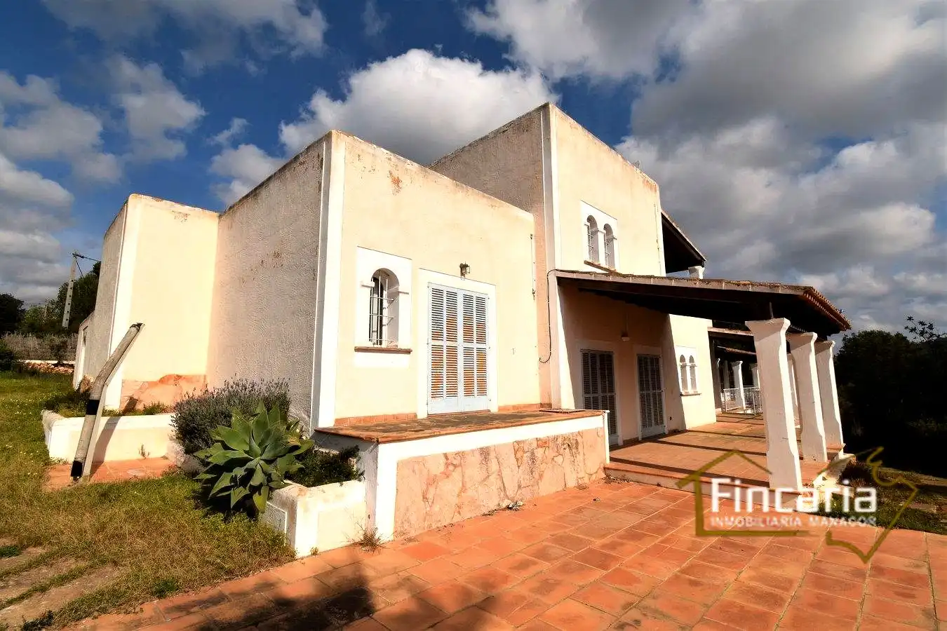 Vista exterior de Finca rústica en venda en Felanitx amb Aire condicionat, Calefacció i Jardí privat