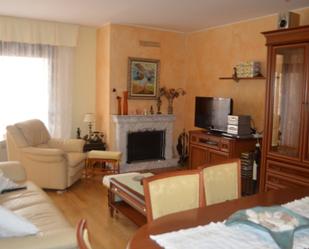 Living room of Flat for sale in Vilanova i la Geltrú  with Air Conditioner, Terrace and Oven