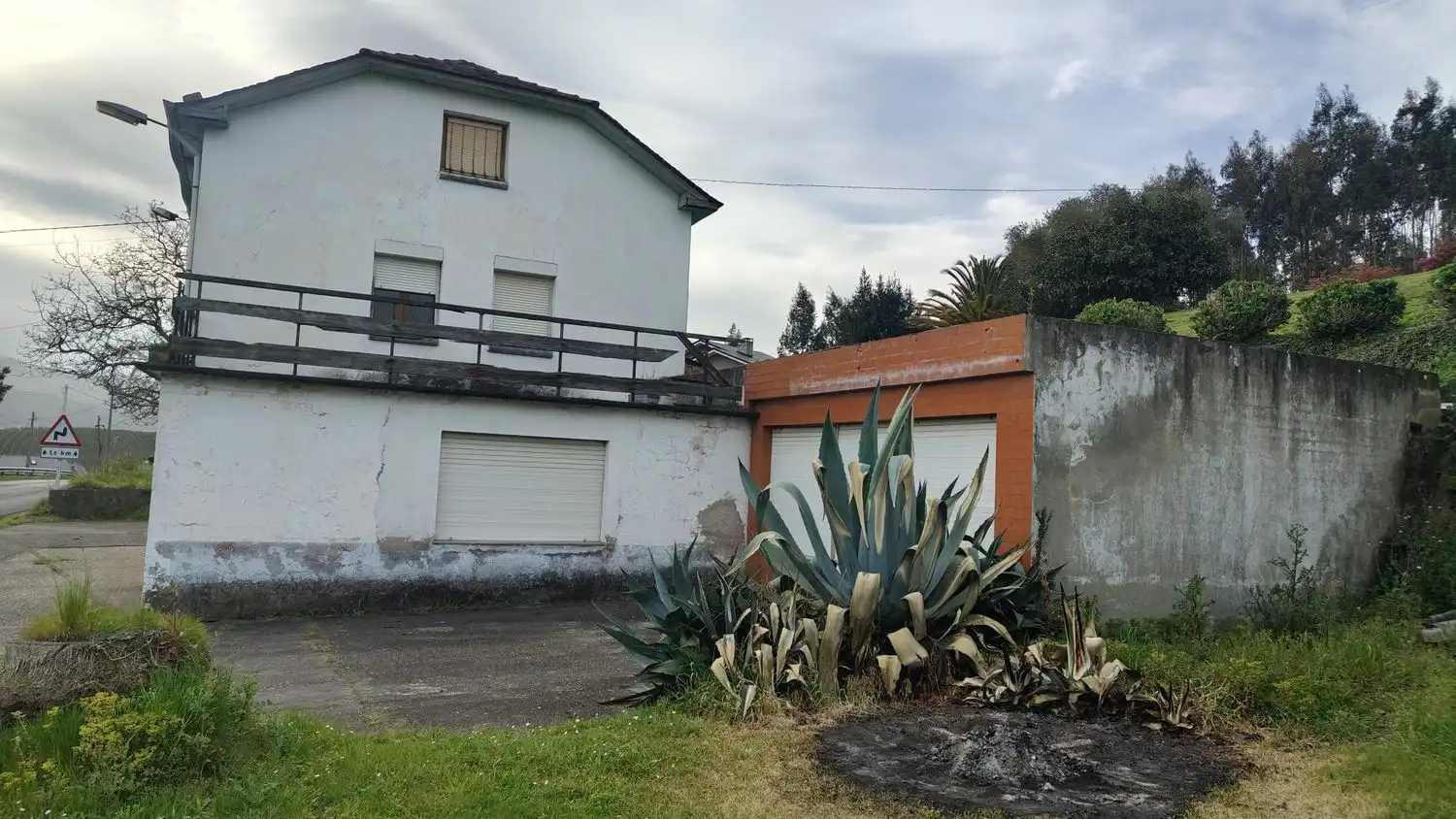 Exterior view of Houses for sale in Navia  with Terrace, Storage room and Swimming Pool