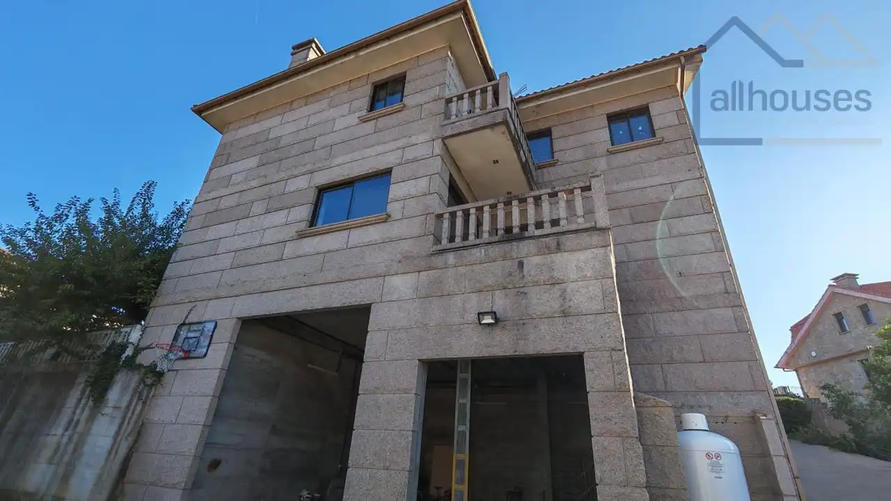 Exterior view of Houses for rent in Vigo   with Heating, Private garden and Terrace