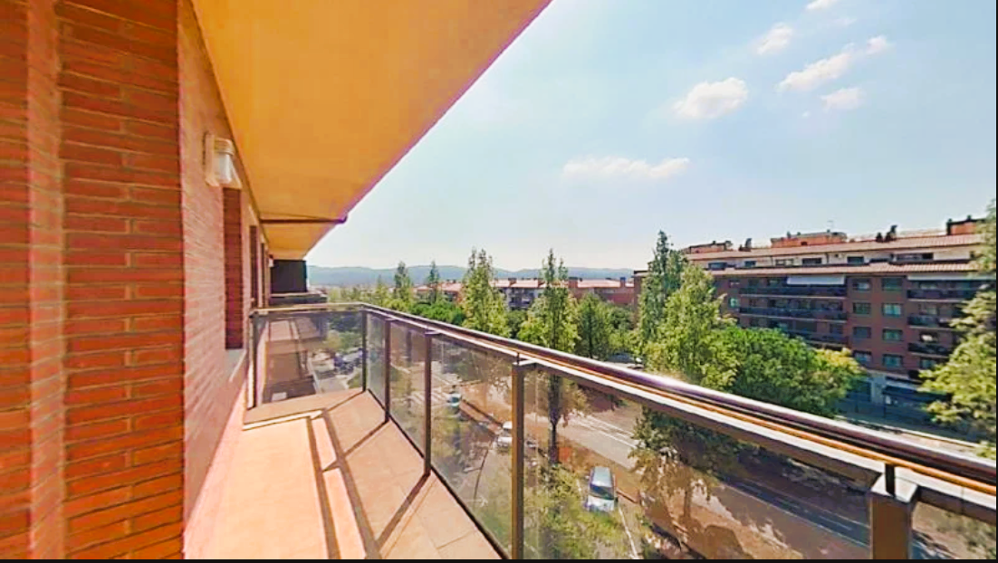 Vista exterior de Pis en venda en Sant Cugat del Vallès amb Calefacció i Jardí privat