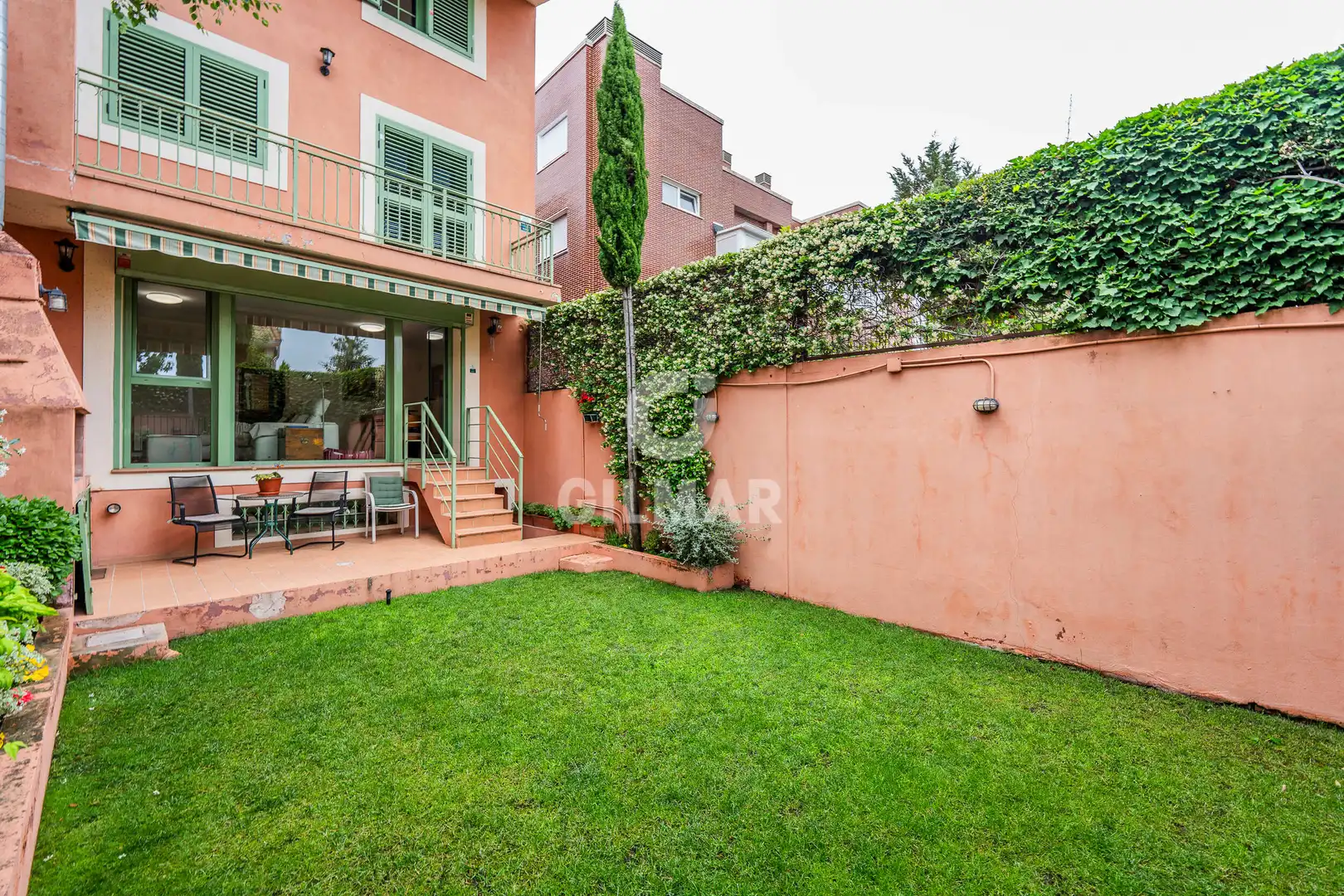 Jardí de Casa adosada en venda en Madrid amb Calefacció i Jardí privat