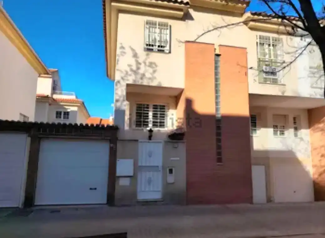 Casa aparellada en venda a Calle Galeno 27, imagen 4