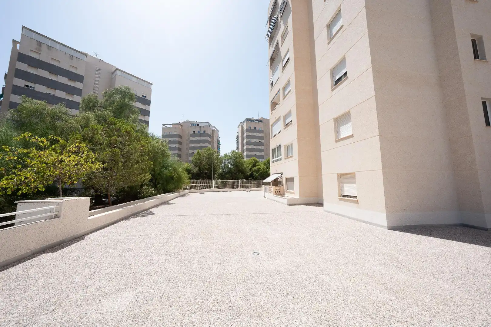 Vista exterior de Apartament en venda en El Campello amb Jardí privat, Terrassa i Balcó