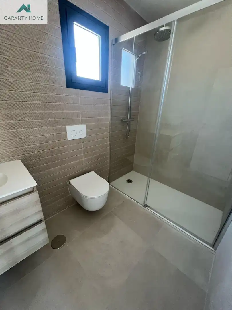Baño de Piso de alquiler en Málaga con Terraza, Trastero y Amueblado