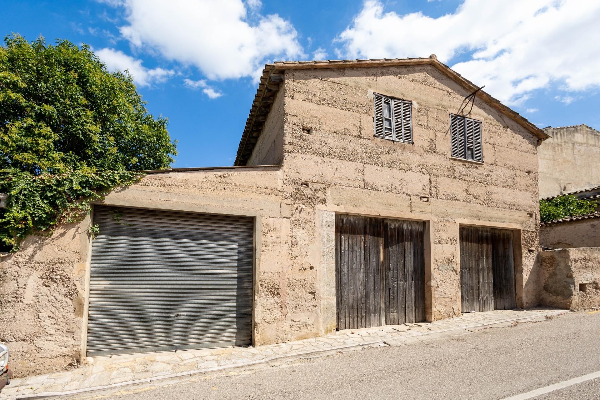 Vista exterior de Casa o xalet en venda en Montuïri amb Jardí privat, Terrassa i Balcó