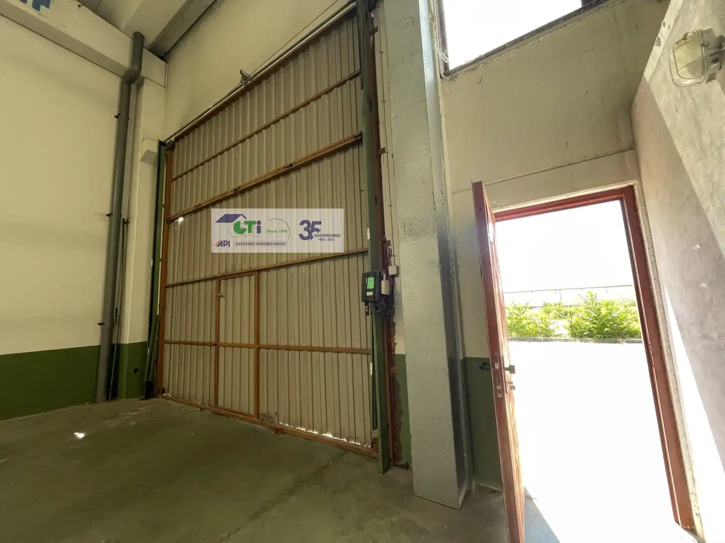 Nau industrial en venda en Alfajarín