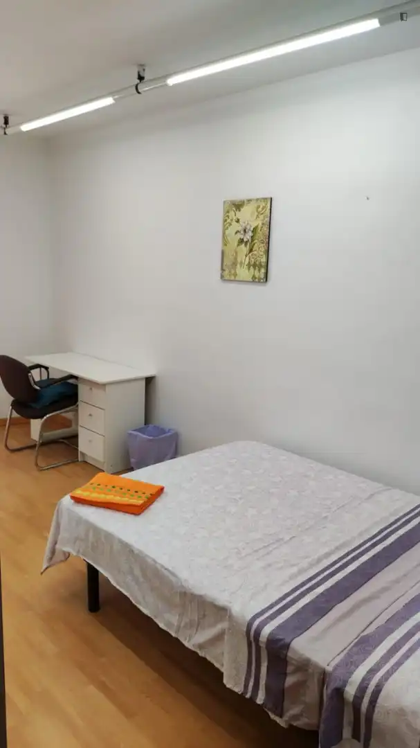 Schlafzimmer von Wohnungen zur untervermieten in Murcia mit Möbliert, Ofen und Mikrowelle