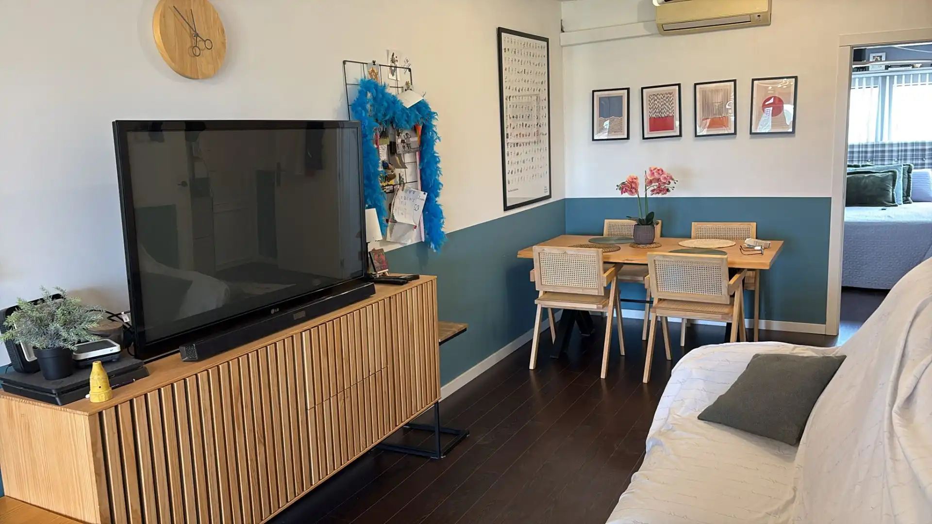 Wohnzimmer von Fabrikhallen zum Verkauf in Ariza mit Heizung