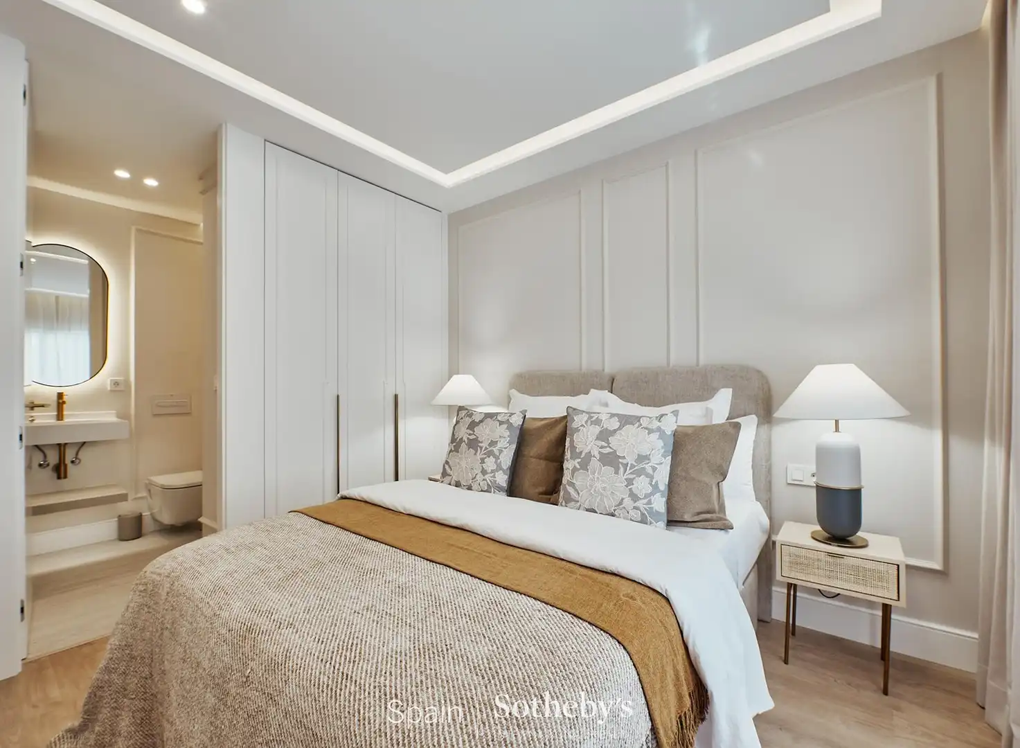 Dormitori de Apartament en venda en Madrid amb Aire condicionat i Calefacció