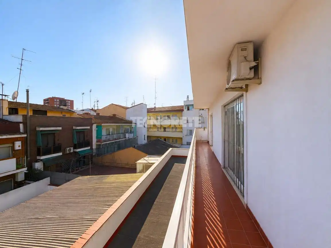 Exterior view of Flat for sale in Madrid  with Air Conditioner and Balcony