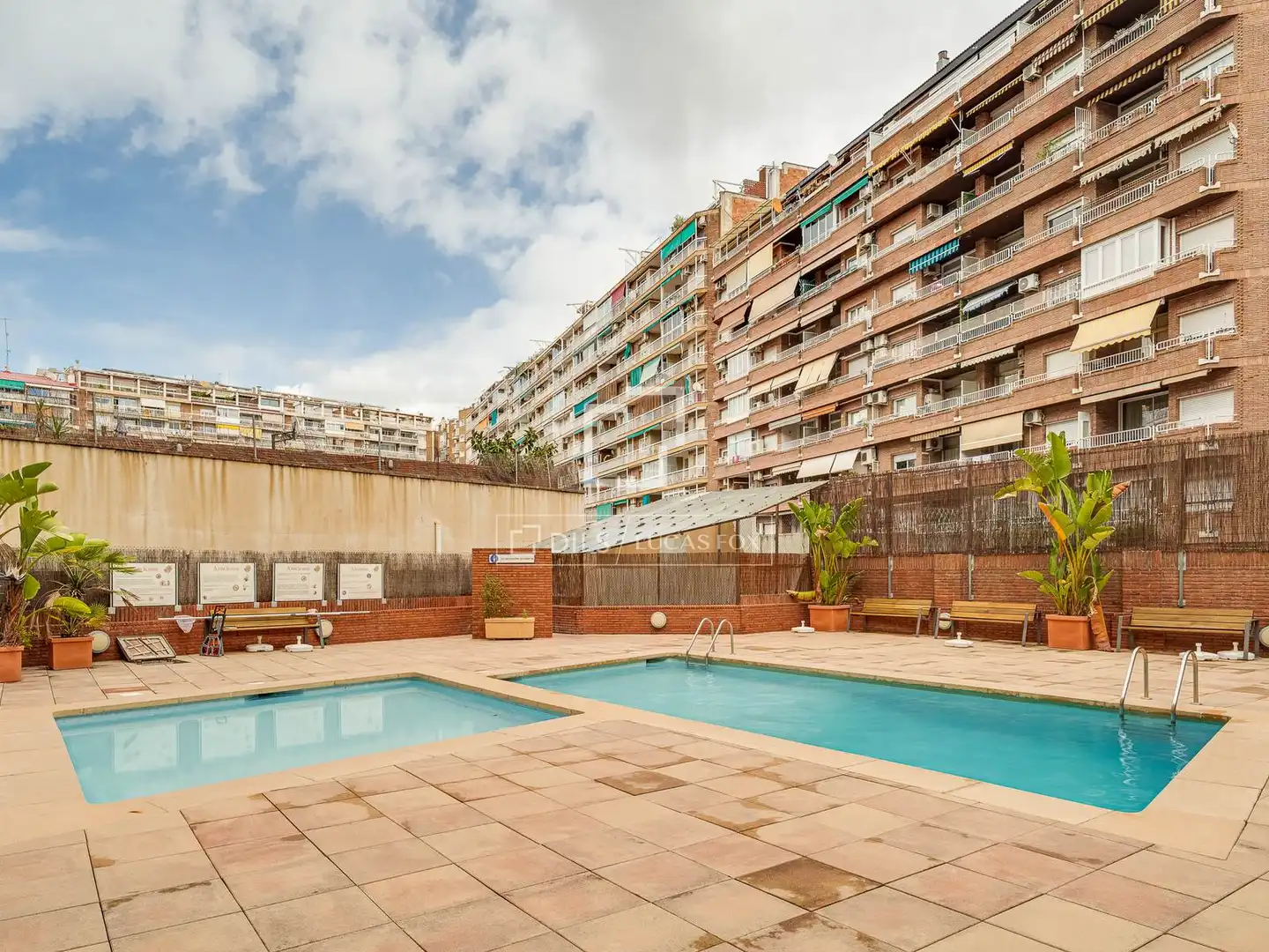 Piscina de Pis en venda en Barcelona amb Aire condicionat, Terrassa i Piscina