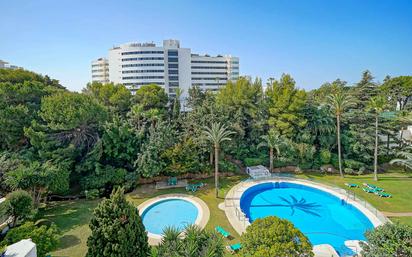 Piscina de Apartament en venda en Marbella amb Aire condicionat, Terrassa i Piscina